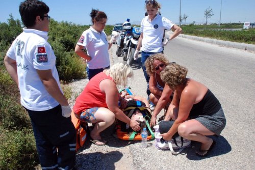 Didim'de Trafik Kazası: Bayan Turist Yaralandı