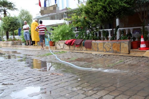 Didim’de Yağış Hayatı Felç Etti