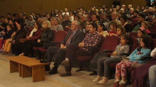 Doğaçlama tiyatro gösterisi büyük beğeni topladı