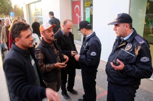Dolandırılmaktan Polis Kurtardı
