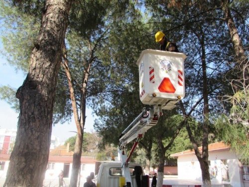 Efeler Belediyesi Eğitim Kurumlarına destek vermeye devam ediyor