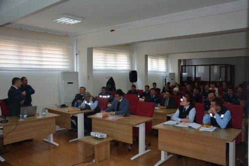 Efeler Belediyesi zabıtasına hizmeti içi eğitim verildi