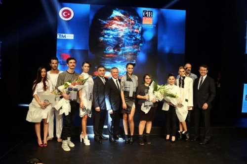 Ege’nin Genç Modacıları Tasarımlarıyla Göz Kamaştırdı