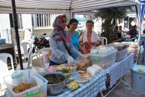 Engellilerden Protesto Gibi Kermes