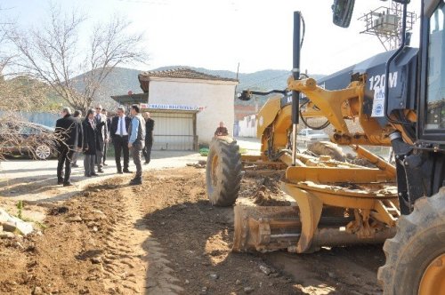 Esenköy Mahallesi'nde yollar yenileniyor