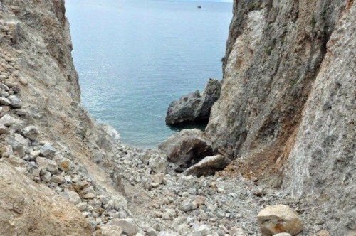 Fokların yuvalama alanındaki kaçak inşaata tepki
