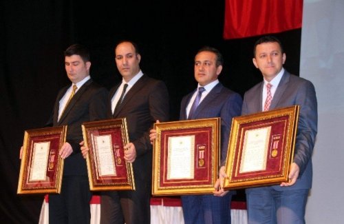 Gazilere övünç madalyası verildi