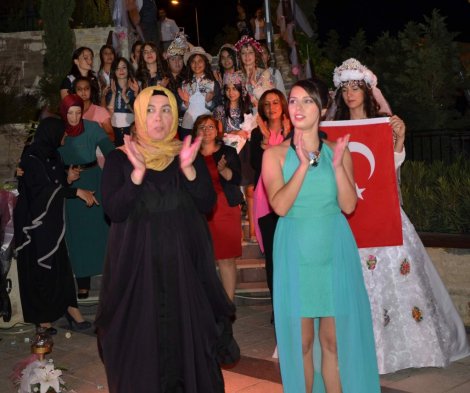 GEÇMİŞİN MOTİFLERİ YENİDEN CANLANDI