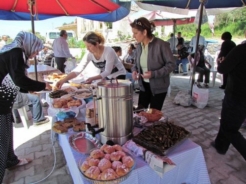 Gizli Kalmış Mahallede Çiçek Şenliği