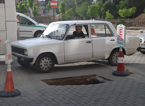 Göçüğü Erken Farkeden Esnaf Olası Faciayı Önledi