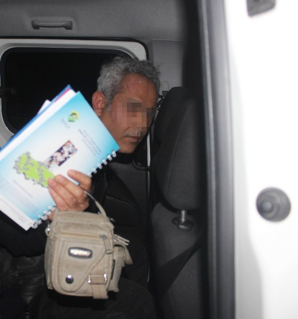 gorevli-gibi-girdigi-hastanede-uyuyan-refakat-3-9122791_o.jpg