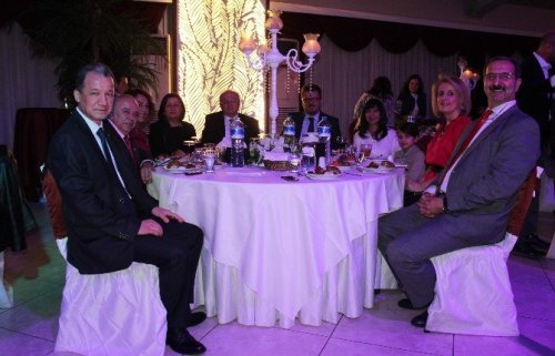 Hekimler ve tıp öğrencileri tıp balosunda bir araya geldi