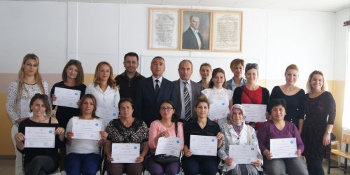 İlkokul Velileri Sertifika Aldı