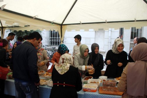 İmam Hatip Öğrencileri Kermes Düzenledi