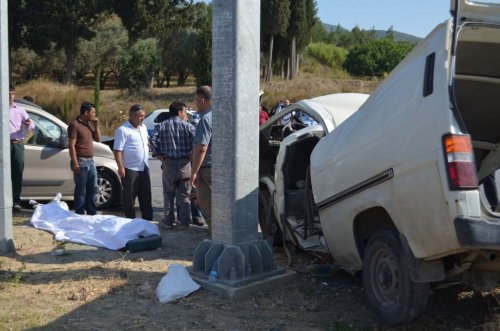 İnşaat Servisi Araç ile Çarpıştı: 1 Ölü, 13 Yaralı
