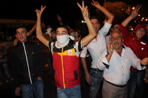 IŞİD Protestosu: Aydın-Denizli Karayolu Barikatla Kapatıldı