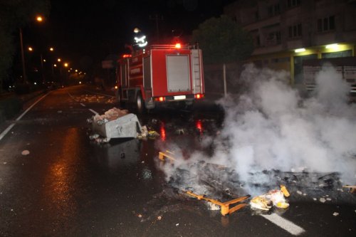 IŞİD Protestosu: Aydın-Denizli Karayolu Barikatla Kapatıldı