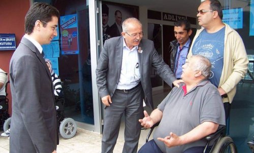 İzmirli Dernek Karacasu’da 3 Engelliyi Sevindirdi