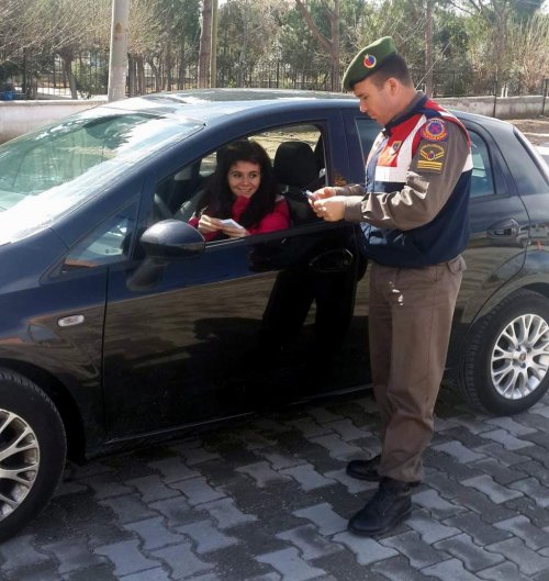 Jandarmadan 08 Mart’ta Kadınlara Anlamlı Karşılama