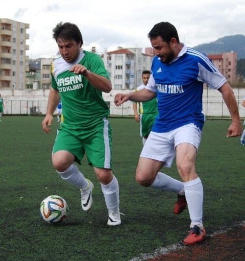 Kadıköyspor liderliğe aday