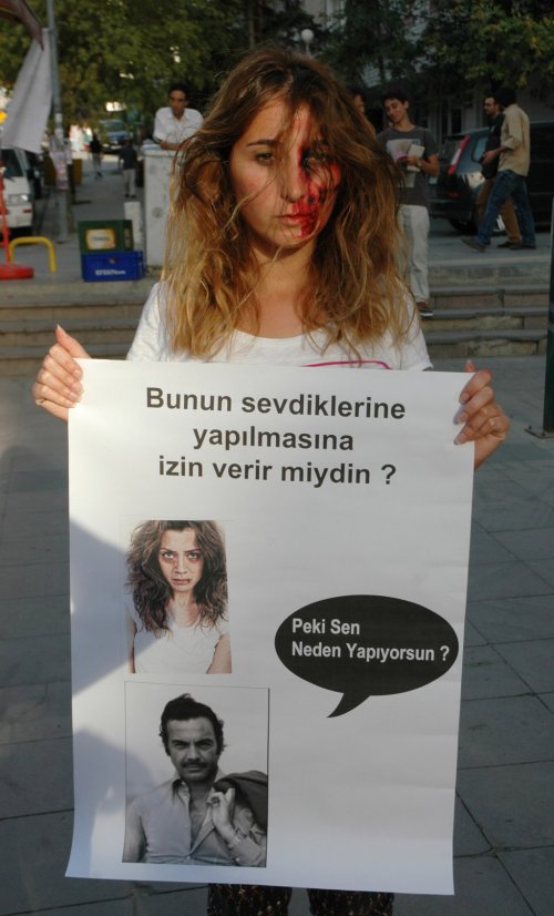 Kadına Şiddete Dikkat Çekmek İçin 20 Kadının Yüzleri Boyandı