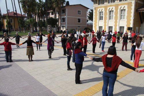 Kadınlar Adalet İçin Dans Etti