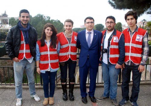 Kadınlar Gününde Aydınlı Kadınlardan Örnek Davranış