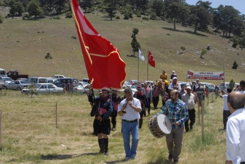 Karaçakal Yörükleri Eğridir Yörük Şenlikleri'ne Renk Kattı