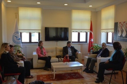 Kardeş Kent Başkanı  Kuşadası Kaymakamını ziyaret etti