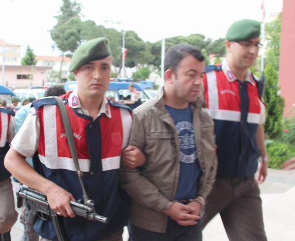 kart-dolandiricilari-adliyeye-sevk-edildi-(6).jpg