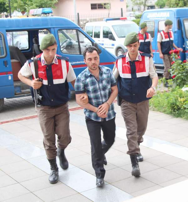kart-dolandiricilari-adliyeye-sevk-edildi-(7).jpg