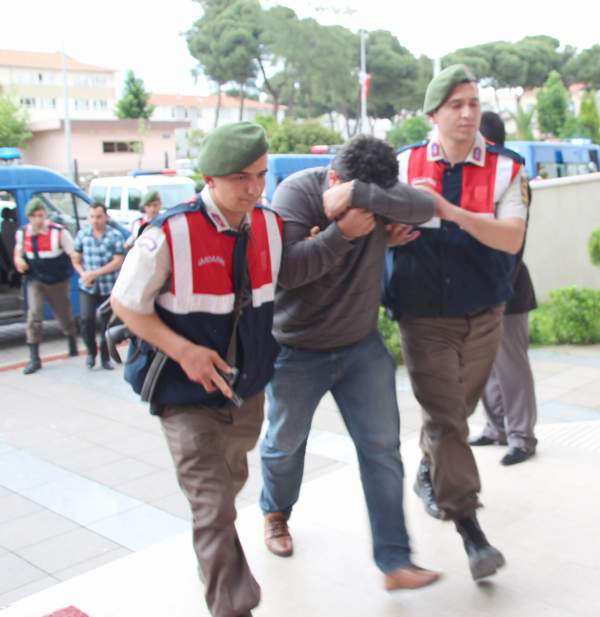 kart-dolandiricilari-adliyeye-sevk-edildi-(8).jpg