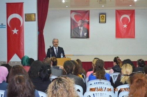 Kaymakam Aksoy veliler ve öğrencilerle söyleşi yaptı