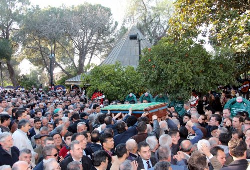 Konvoyunda Yaşanan Kazada Vefat Eden İşadamı Toprağa Verildi