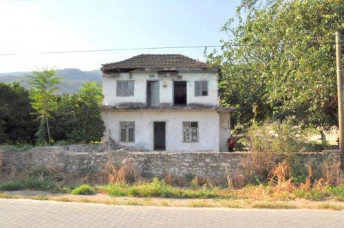Köy Konağı'na Hulki Karakaya’nın ismi verildi