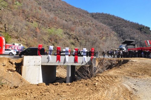 Köy Yoluna Yapılan 10 Metrelik Köprü İçin Açılış