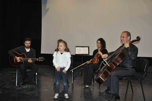 Kuşadası Belediyesi Çocuklar İçin Müzik Dinletisi Düzenledi