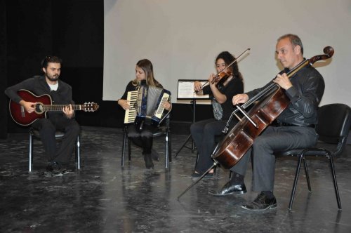 Kuşadası Belediyesi Çocuklar İçin Müzik Dinletisi Düzenledi