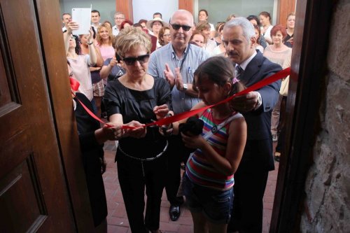 Kuşadası Halk Eğitim Merkezi, Yıl Sonu Sergisi Açtı