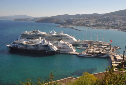 Kuşadası’na 10 Bin Turist Giriş Yaptı