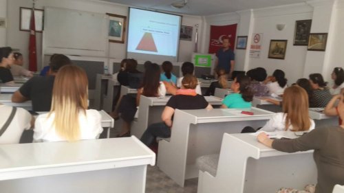 Kuşadası’nda, Aile İçi Eğitim Semineri Verildi