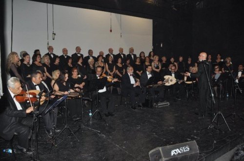 Kuşadası’nda Belediye TSM korosundan konser