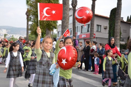 Kuşadası’nda Cumhuriyet Bayramı Kutlandı