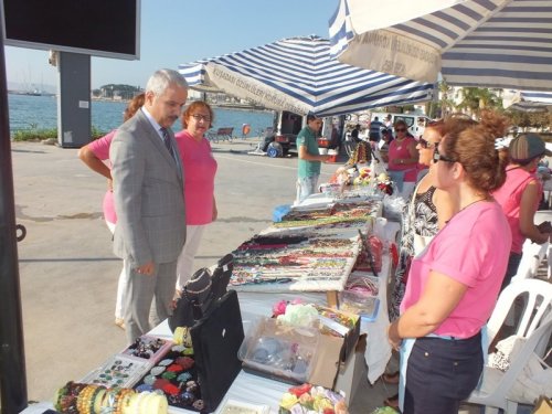 Kuşadası’nda Engelliler Yararına Kermes Düzenlendi