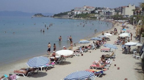 Kuşadası’nda Hafta Sonu Plaj Keyfi