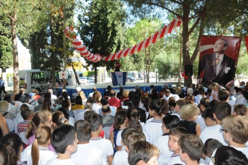 Kuşadası’nda İlköğretim Haftası Kutlamaları