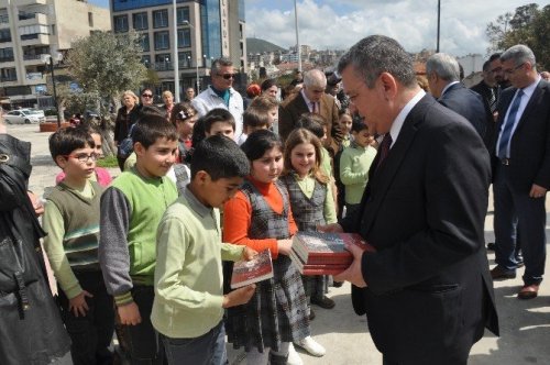 Kuşadası’nda Kütüphane Haftası kutlamaları yapıldı