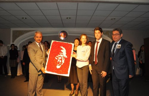 Kuşadası’nda Öğretmenler Günü Kutlandı