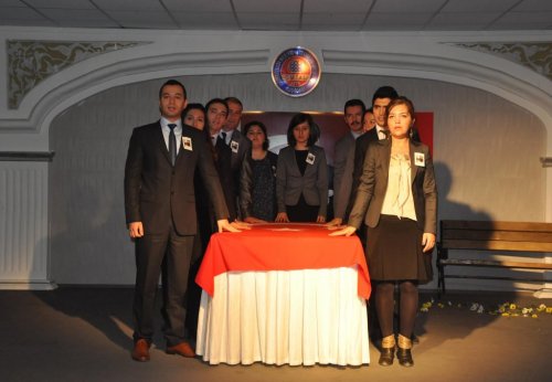 Kuşadası’nda Öğretmenler Günü Kutlandı