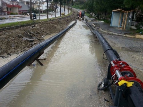 Kuşadası’nda sağanak yağmur ve fırtına